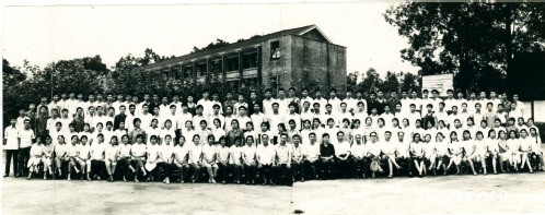 地师校七九级毕业留念