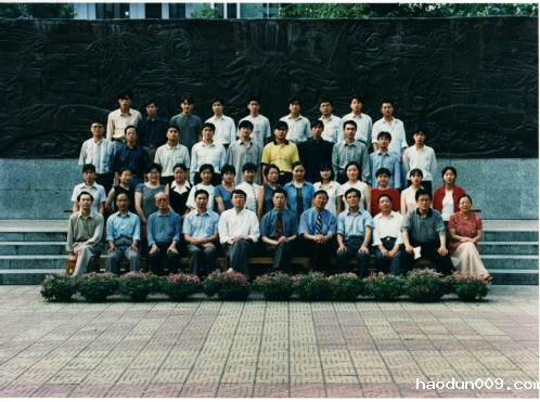 数学系二〇〇〇届三班毕业照